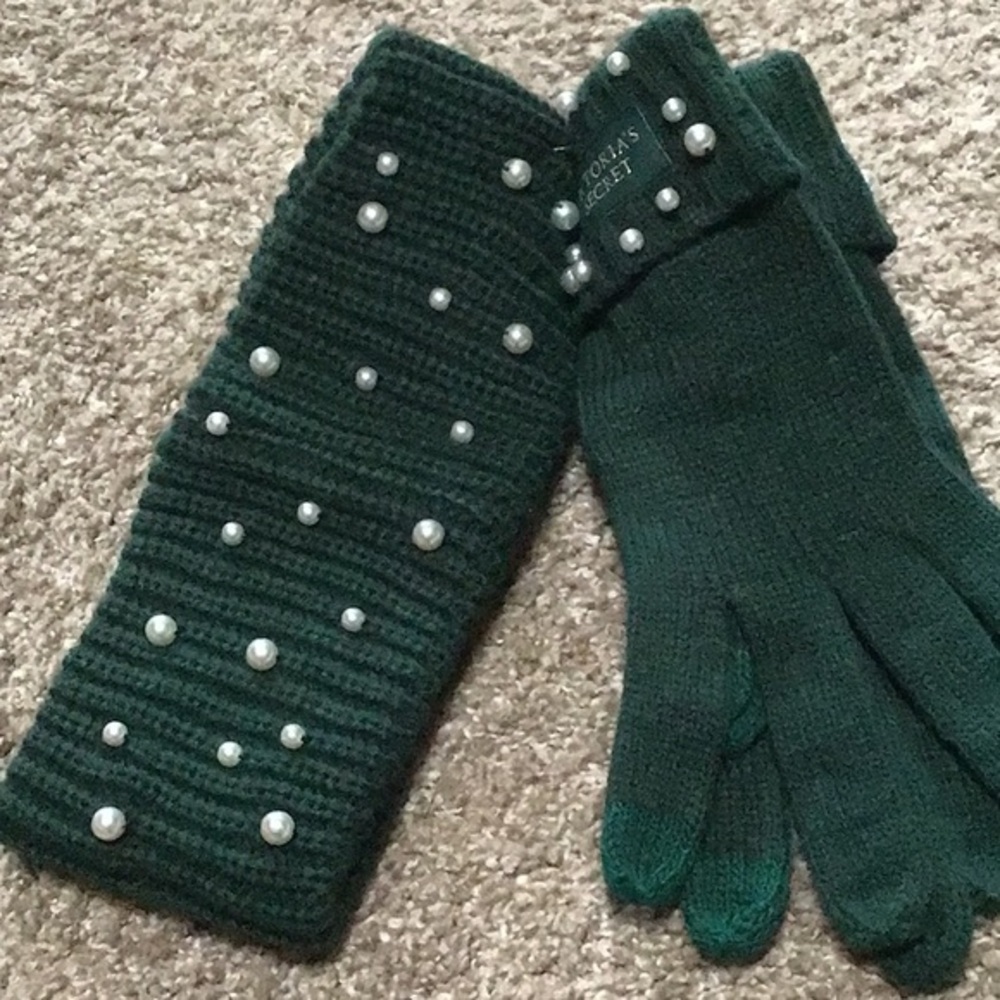 🆕VS Deep Green embellished gloved and ear warmer
